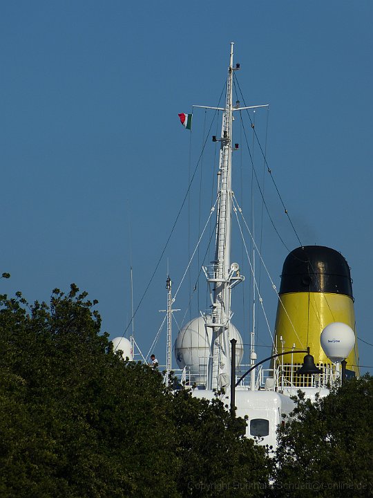 Mast and Funnel - the Charakteristics of FUNCHAL 0021.jpg